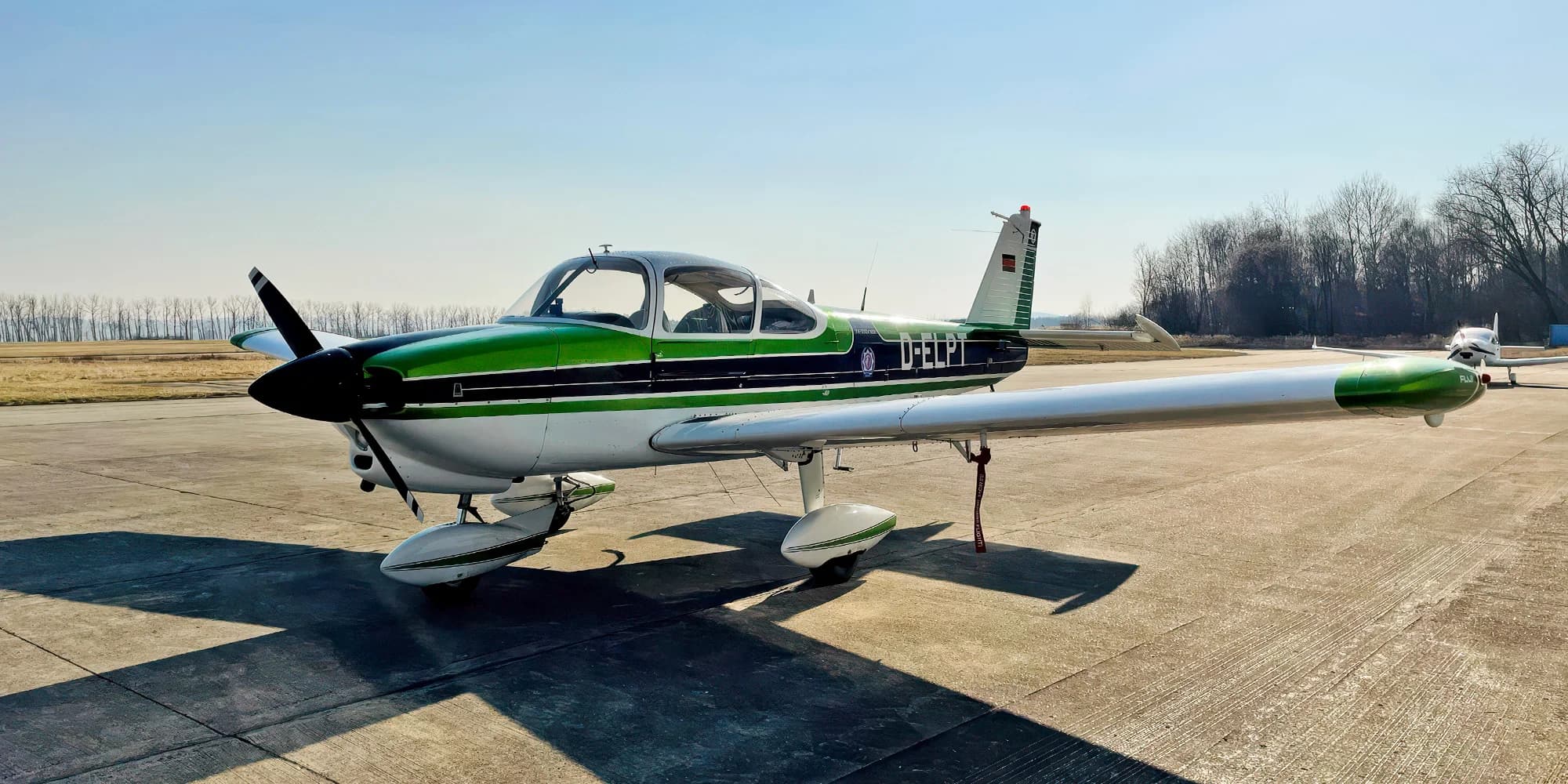 Vzlétněte do výšin: 20minutový let nad Plzní a okolím v letadle Fuji FA-200