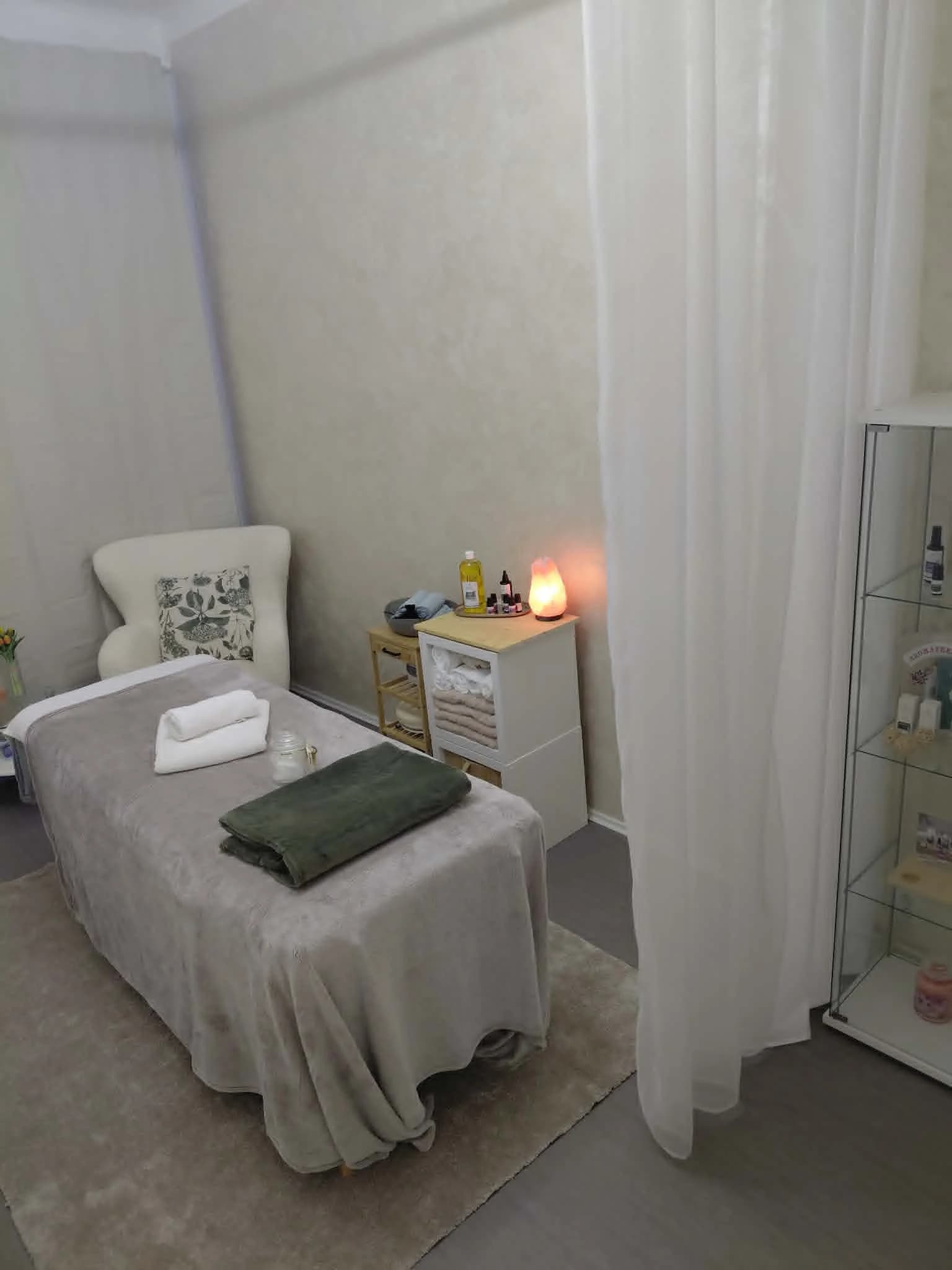 Relax pro tělo i mysl: masáž regenerační, relaxační, těhotenská, terapeutická i detoxikační, 30–⁠⁠⁠⁠⁠⁠120 min.
