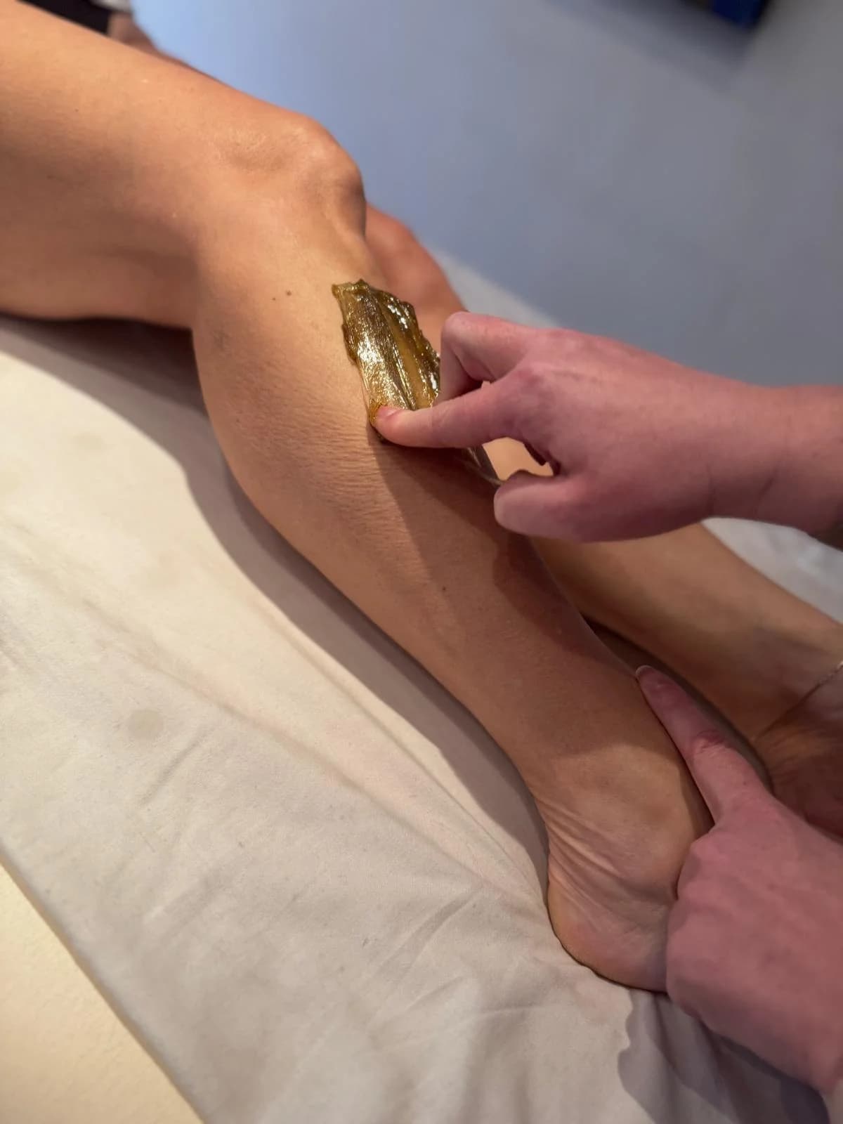 Depilace partie dle výběru orientální přírodní pastou