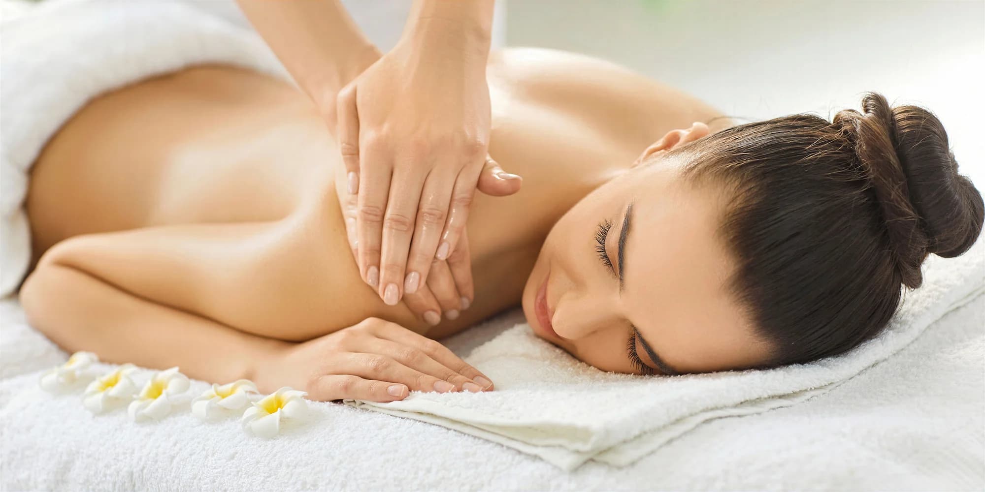 Čtyřruční masáž na 60-90 minut: zdravotní nebo relaxační