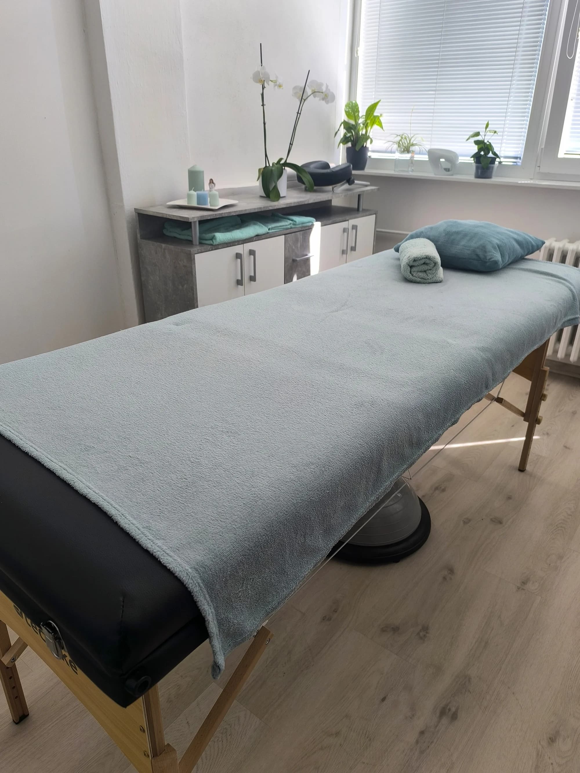 Zdravotní masáž zad a šíje či bederní oblasti: 60 či 90 minut relaxu