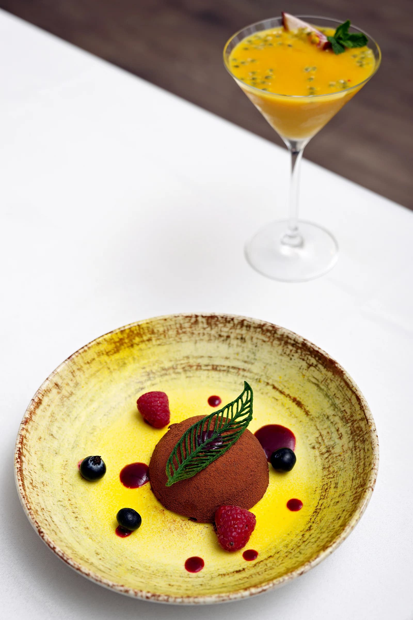 3chodové menu pro dva i vinné párování: hovězí carpaccio, krevety i sorbet