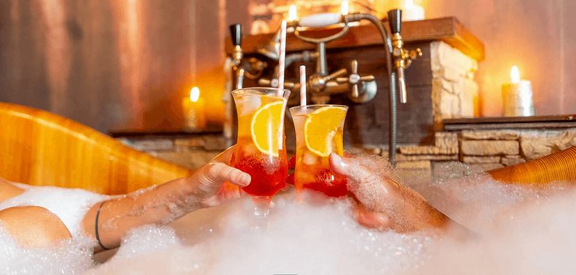 Párová relaxace: 60min. lázeň s vůní pomeranče, eukalyptu nebo perníčků a drink dle výběru 