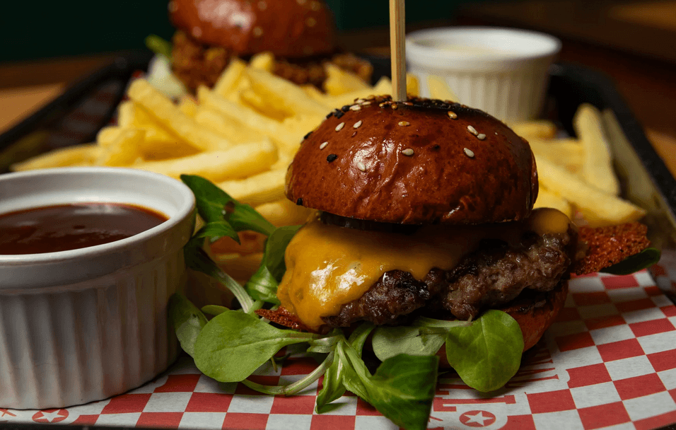 Ochutnejte Ameriku: menu pro 2 osoby s mini burgery, žebry i křídly