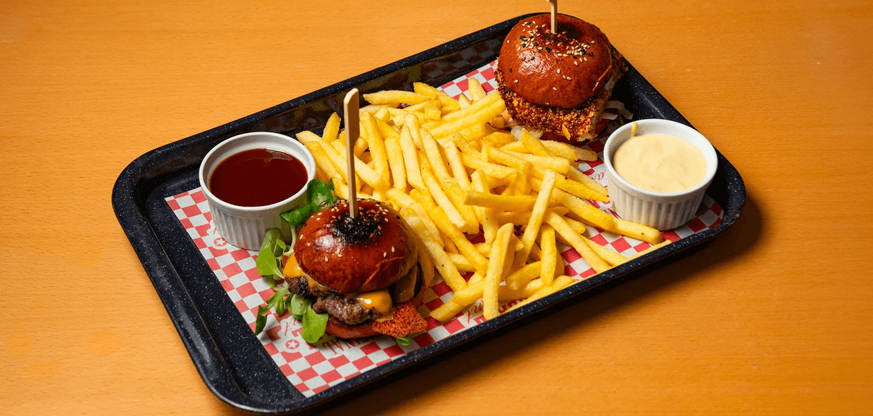 Dejte si do nosu: poctivý hovězí burger s hranolky pro dva 