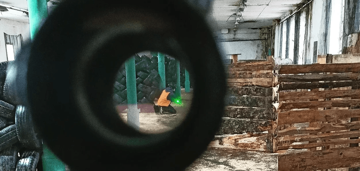 LaserTag neboli laser game ve dvoupatrové aréně: 1,5 hod. až pro 8 osob 