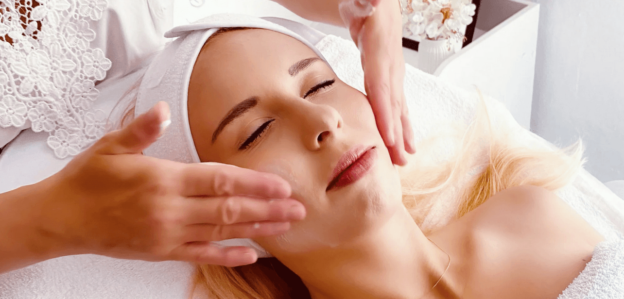 Pleť v dokonalé kondici: prémiová kosmetická péče i profesionální líčení 