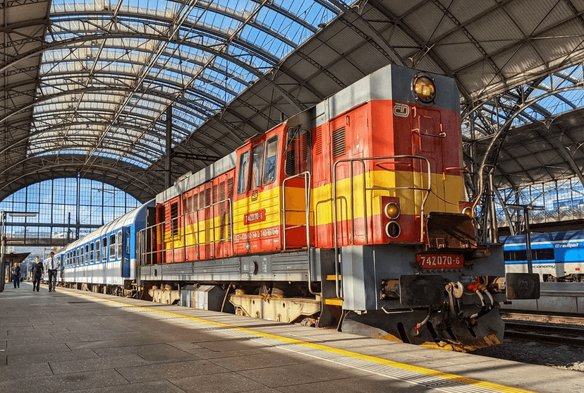 Vyhlídková jízda Prahou zvláštním vlakem: nepřístupné mosty i tunely 