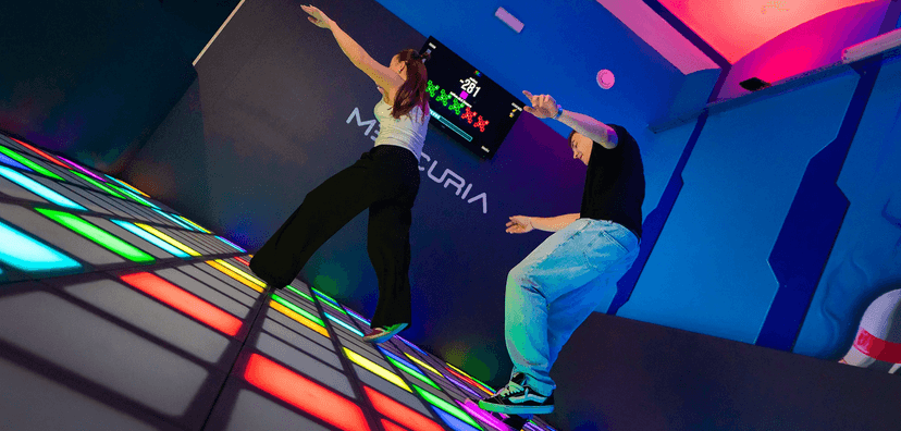 Vstup do největšího pixel game centra v Praze: 30 či 60 min. až pro 6 hráčů