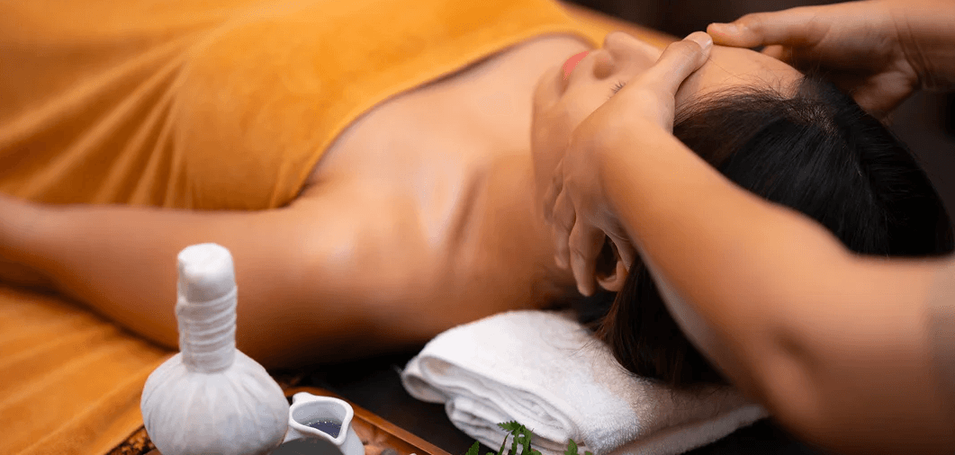 Thajská masáž zad a šíje (60 min.)