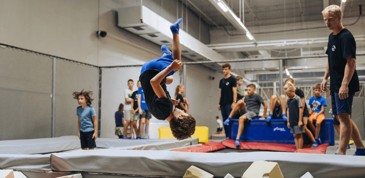 1× hodinový vstup do Jump Academy Olomouc pro 1 osobu