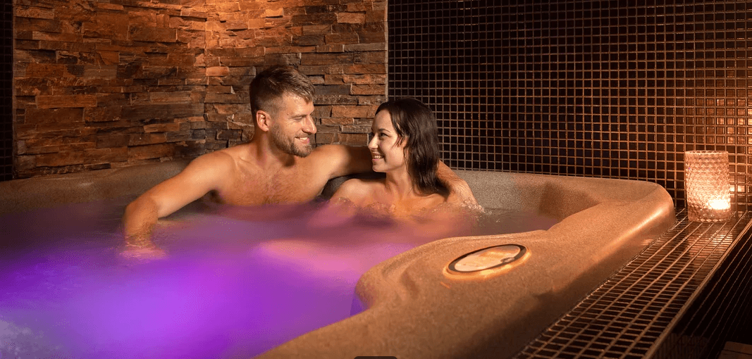 Soukromé spa Klasik pro dva: sauna, vířivka i láhev dle vlastního výběru 