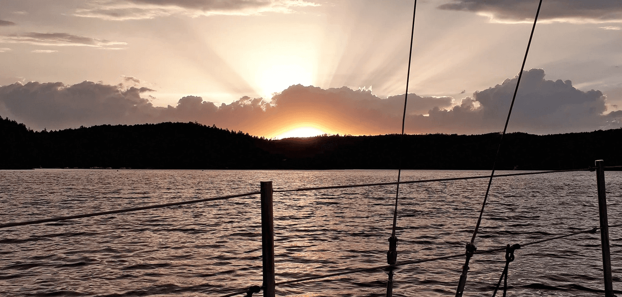 3hod. plavba jachtou s kapitánem v Praze nebo na Orlíku