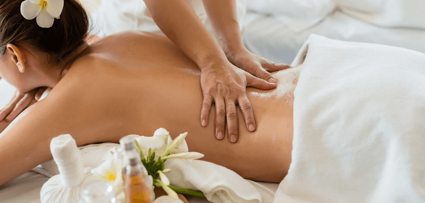 Thajská masáž a rybky Garra Rufa v centru Prahy: bylinná, s kokosovými váčky i thajským balmem