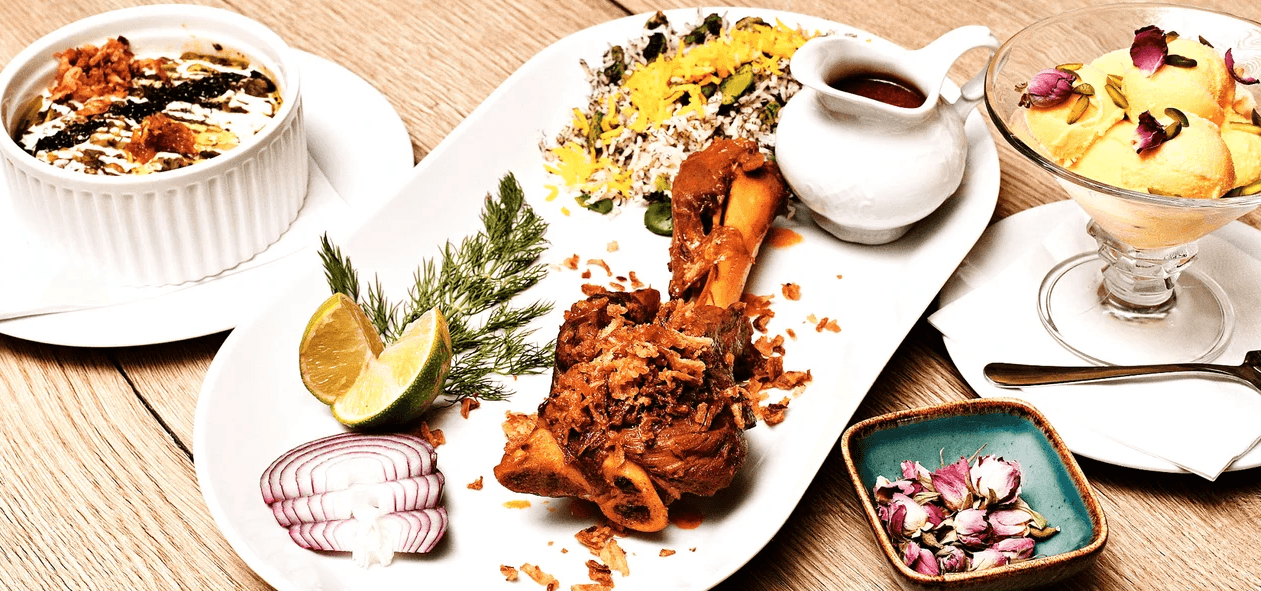 Kulinářská cesta Persií pro dva: polévka, předkrm, kuřecí a jehněčí maso i íránský dezert a čaj 