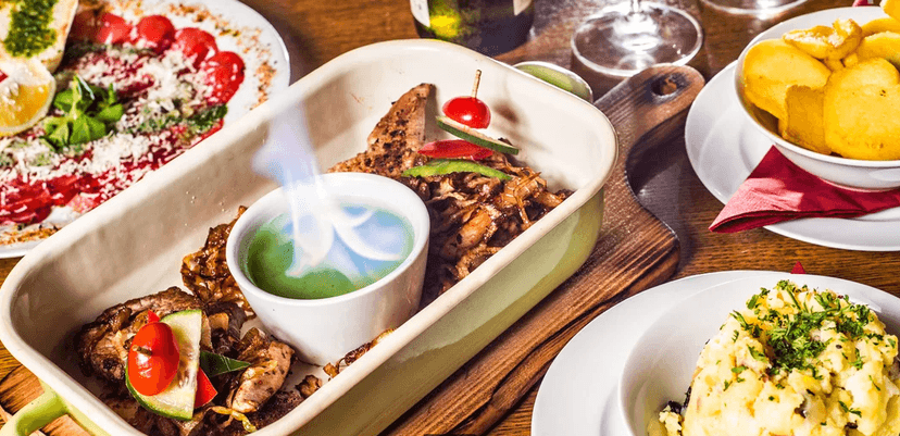 Gurmánské vzplanutí pro 2 osoby: tříchodové menu se 3 druhy masa, carpaccio i palačinka