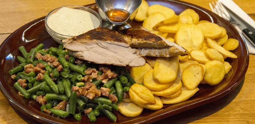 Masová bašta pro dva: na rumu flambovaná panenka s fazolkami a brambory