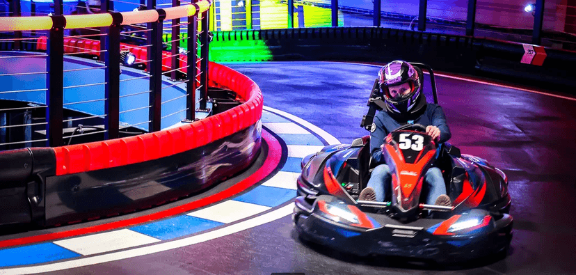 Game of Karts: závod plný akce, volant jako ve formuli a soupeř v zaměřovači