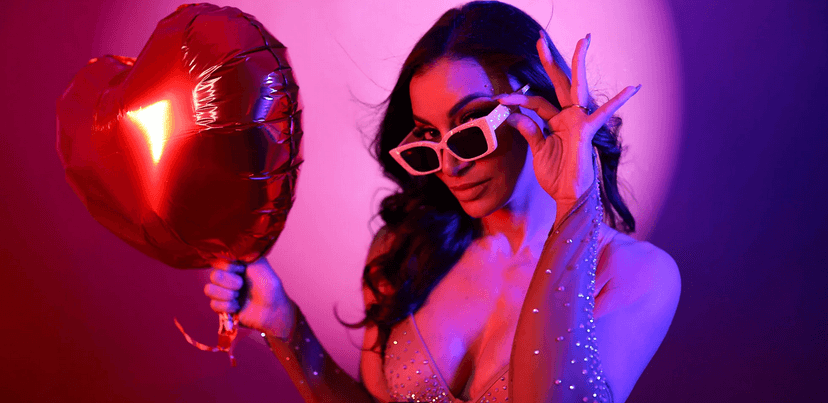 Valentýnské focení v ateliéru, vč. varianty s líčením a účesem (45–120 minut)