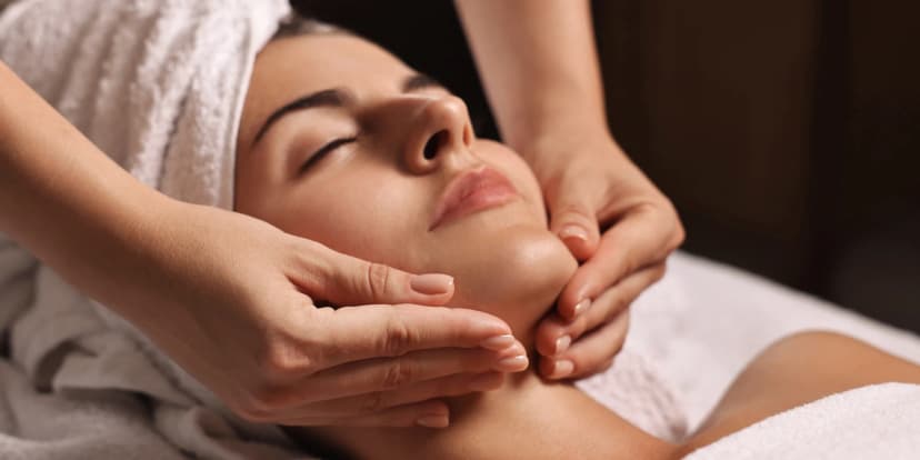 Masáž podle výběru: reflexní, liftingová, těhotenská či relaxační i permanentka