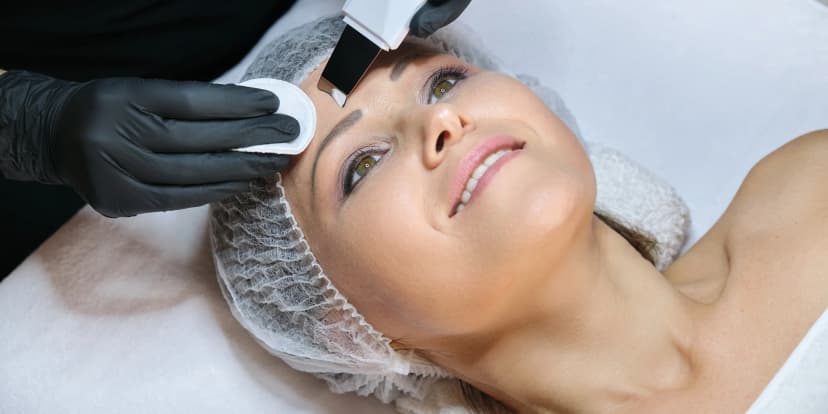 Kosmetické ošetření: čištění, LED terapie, masáž, lash lifting i laminace obočí