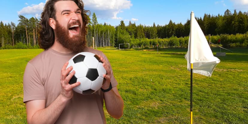 Kopněte do toho: hra fotbalgolfu pro 1 až 4 hráče i zapůjčení míče