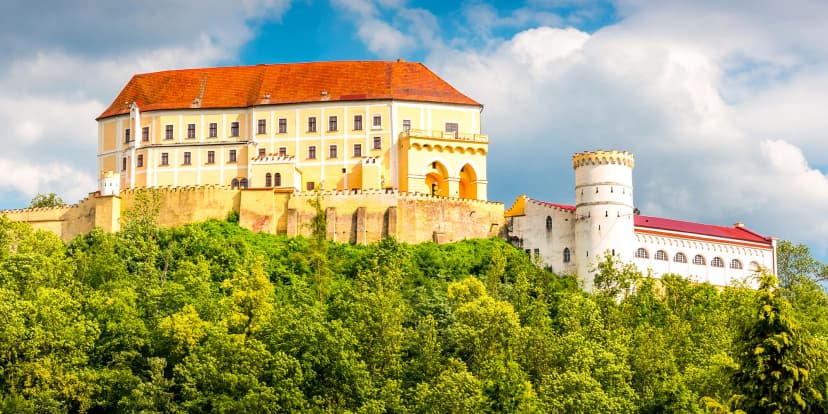 Prohlídka zámku Letovice pro jednoho, dva nebo pro celou rodinu