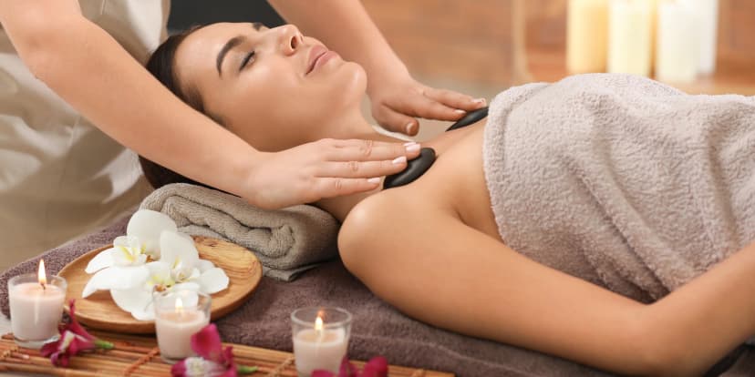 30-90minutová masáž dle výběru, sauna i permanentka na 150-300 min. masáže