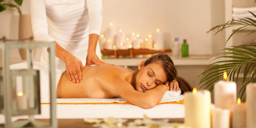 Relaxační rituály: péče o nohy s masáží chodidel i rituály s peelingem a zábalem