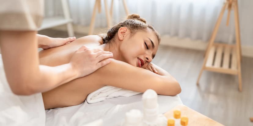 Relaxační či sportovní masáž celého těla i maderoterapie