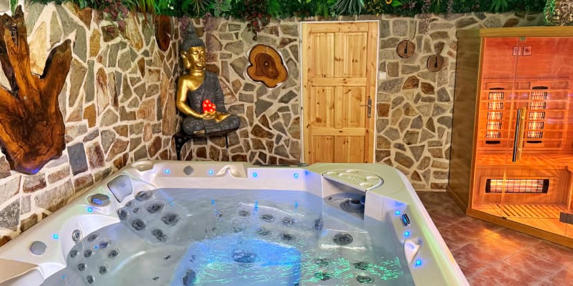 Privátní wellness pro 2 osoby: 2, 3 hod. i celá noc vč. nápojů či prosecca