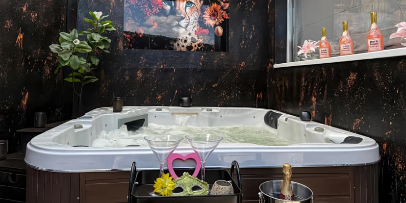 Ničím nerušený odpočinek: privátní wellness pro dva – sauna, vířivka, sekt i čokoládové fondue