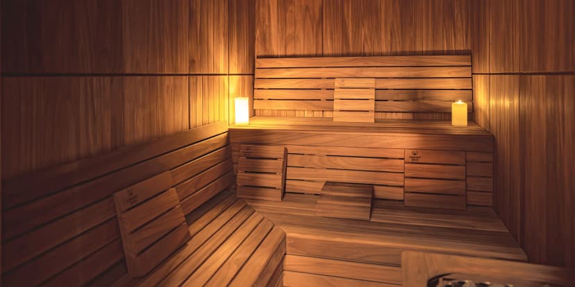 Privátní wellness na 90 minut: finská sauna a vířivka pro 2-8 osob