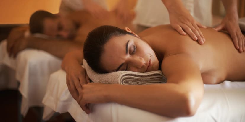Relax ve dvou: thajská či relaxační olejová párová masáž v délce 60 minut