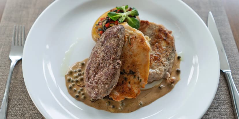 Posezení jako v ráji: menu s tataráčkem, variací steaků a palačinkou se zmrzlinou