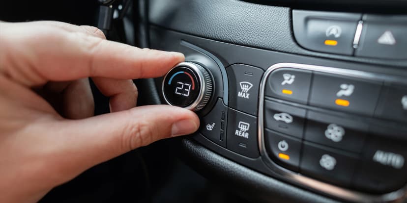 Čištění a desinfekce klimatizace vašeho automobilu i doplnění chladiva