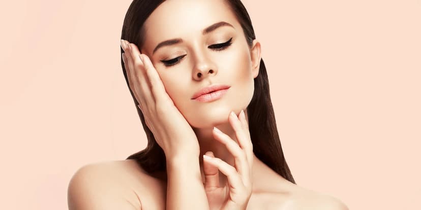 Omlazující a zkrášlující kosmetická péče: Radiofrekvence i peeling