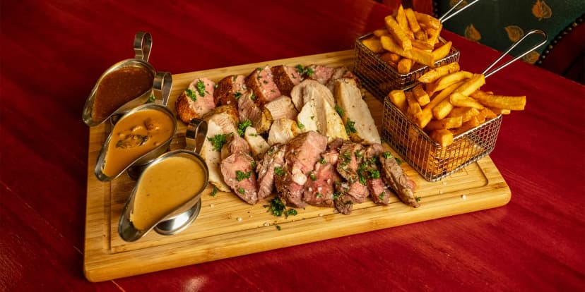 Masové hody: mix grilovaných dobrot či prkno plné masa v restauraci v Ratiboři