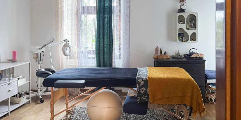 Masáže podle výběru: lymfatická, liftingová, relaxační, s kameny i maderoterapie