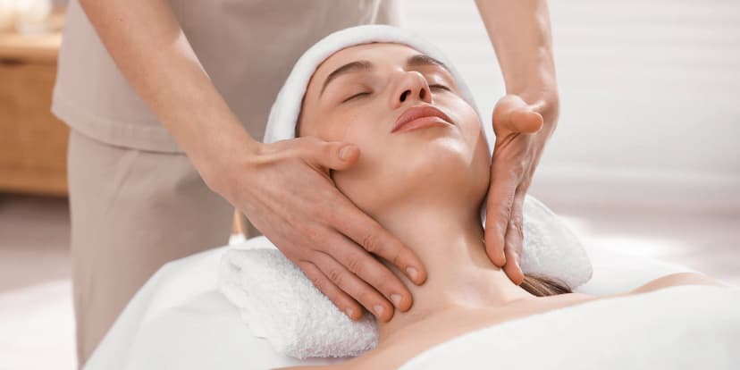 Relaxační i čokoládová masáž se zábalem či ošetření pleti s mezoterapií