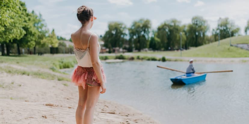 Vstupenka na divadelní představení Rozmarné léto (open air) u rybníka v Radonicích