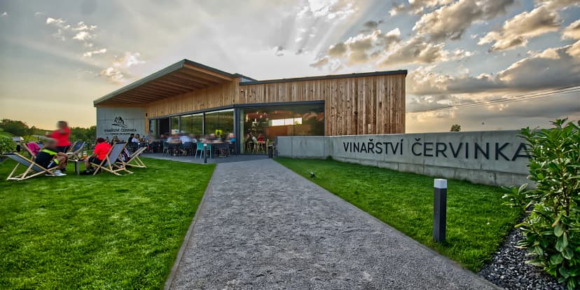 Kredit na degustaci vína a občerstvení ve Vinařství Červinka