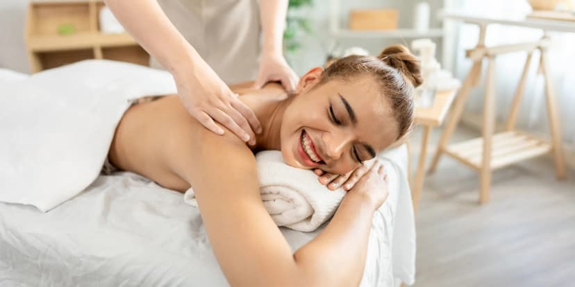 Intenzivní, relaxační či sportovní masáž nebo maderoterapie