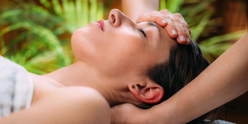Masáž hlavy, šíje, zad, nohou i těla a kraniosakrální terapie: 20 až 60 min. relaxu
