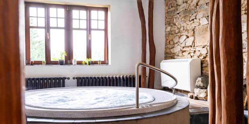 Relax v srdci Jeseníků: saunový svět, privátní vířivka, koupele i prosecco