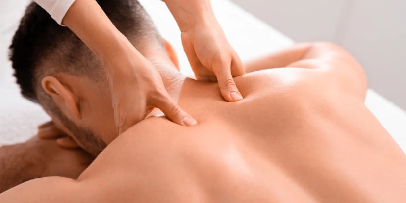 Masáž v délce 50 min. pro nové zákazníky: švédská, Bowenova, baňkování či reflexní terapie plosek