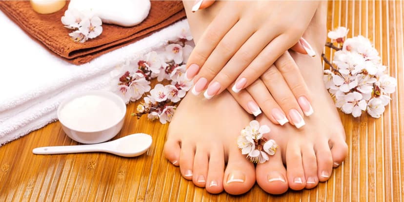 Péče o nohy pro ženy i muže: mokrá nebo spa pedikúra i možnost gel laku