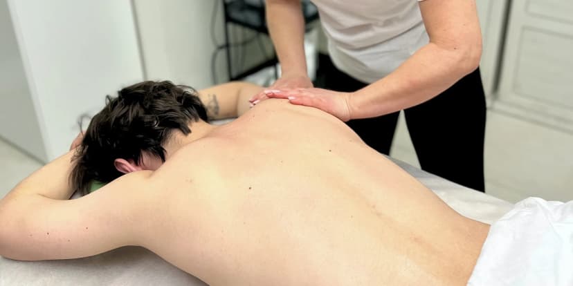 Lymfatická masáž obličeje či klasická masáž celého těla: jednotlivé procedury i permanentky