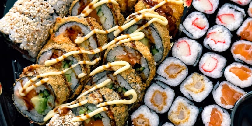 Sushi sety ve 2 asijských restauracích ve Frýdku-Místku: s lososem i úhořem, 30 až 66 kusů