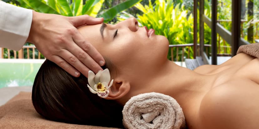 60-90 minut těch nejlepších asijských masáží včetně bonusů ve vyhlášeném Royal Jasmine Spa
